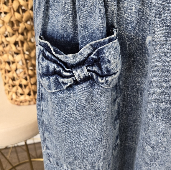 ADORABLE BOW DRESS, LIGHT WASH DENIM 💙 - Picture 4 of 16
